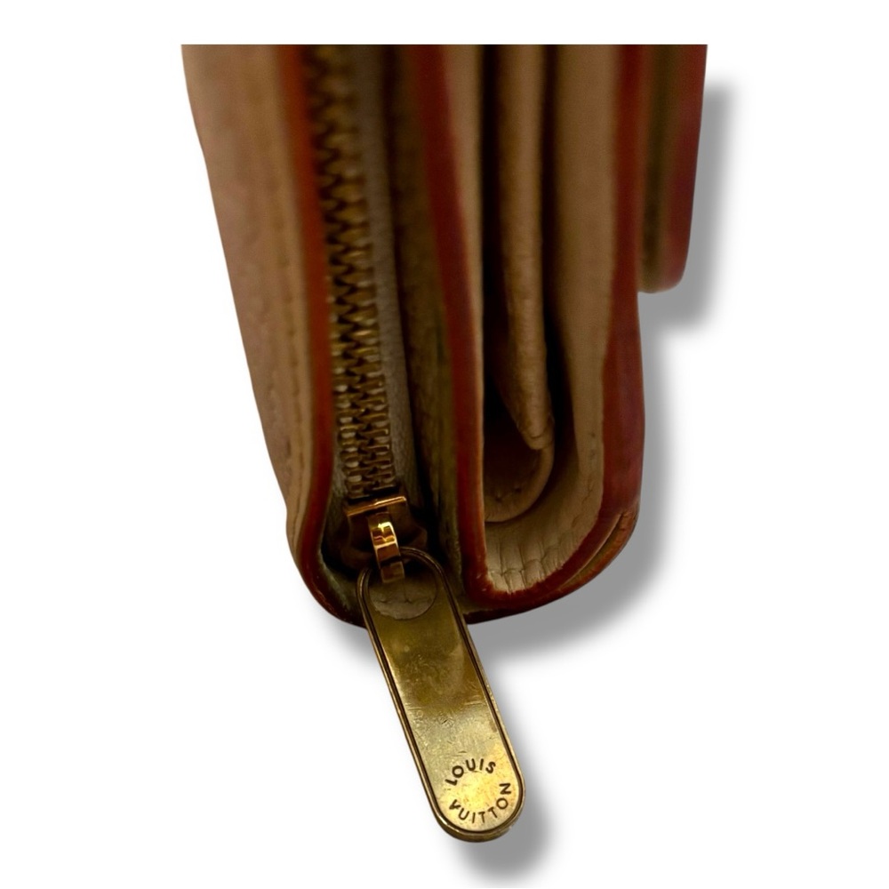 Louis Vuitton Suhali Leather Wallet with Gold Hardware - Picture 4 of 11